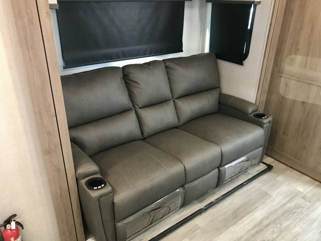 New 2023 Grand Design Travel Trailer RV - Image 40