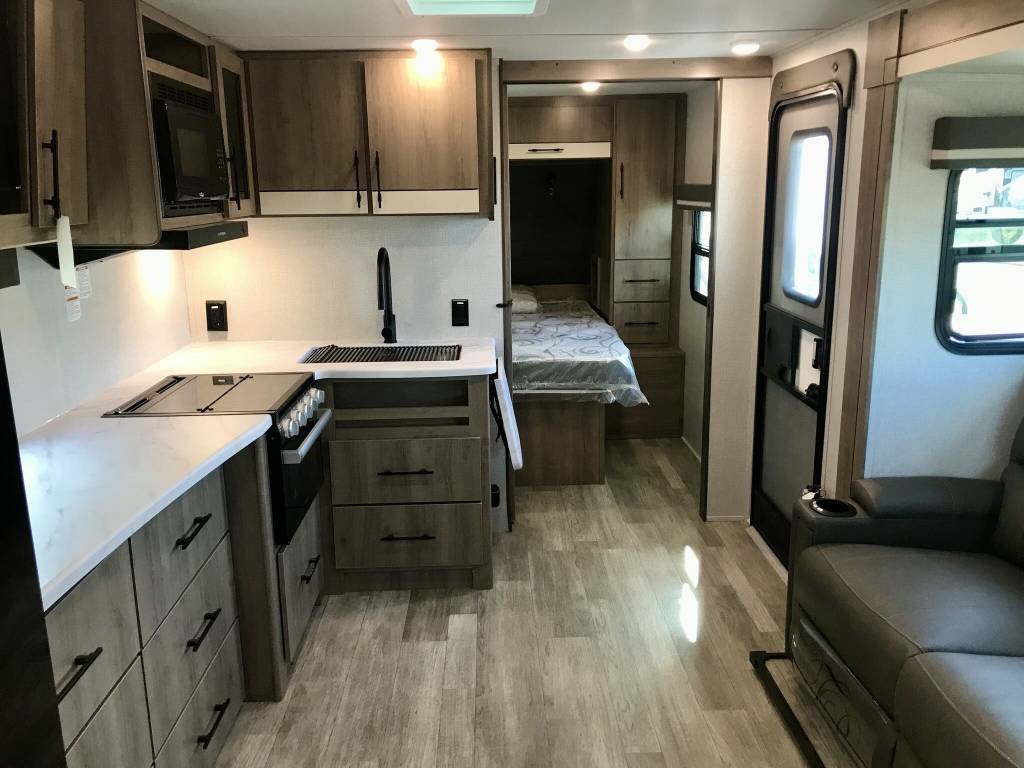 New 2023 Grand Design Travel Trailer RV - Image 19