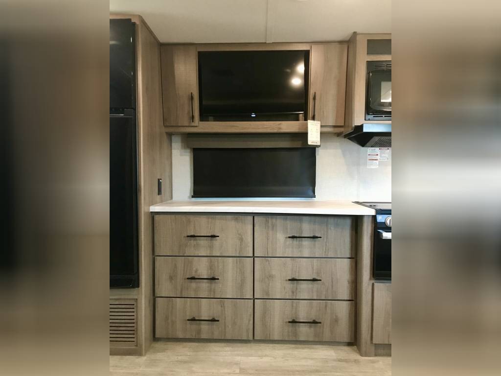 New 2023 Grand Design Travel Trailer RV - Image 5