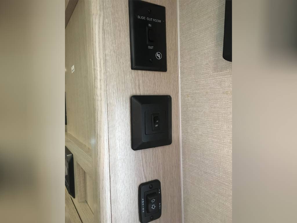 New 2023 Coachmen Travel Trailer RV - Image 29