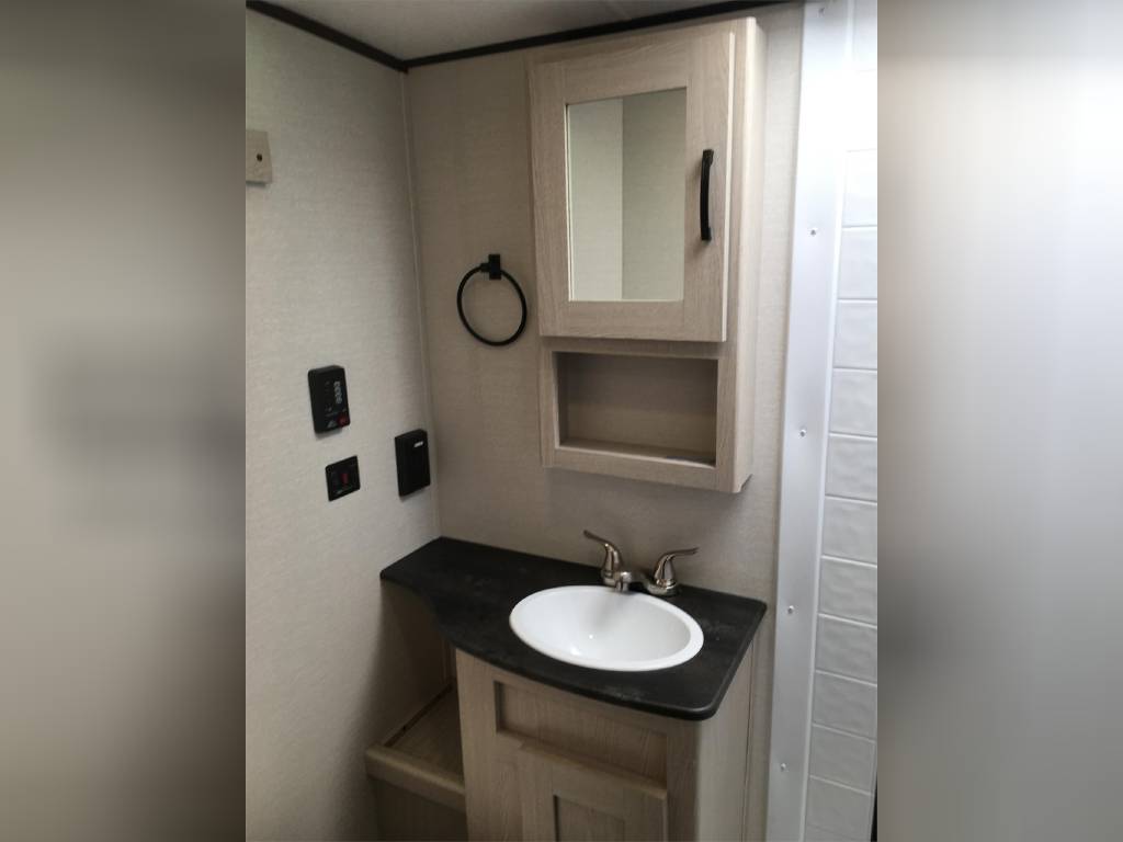 New 2023 Coachmen Travel Trailer RV - Image 6