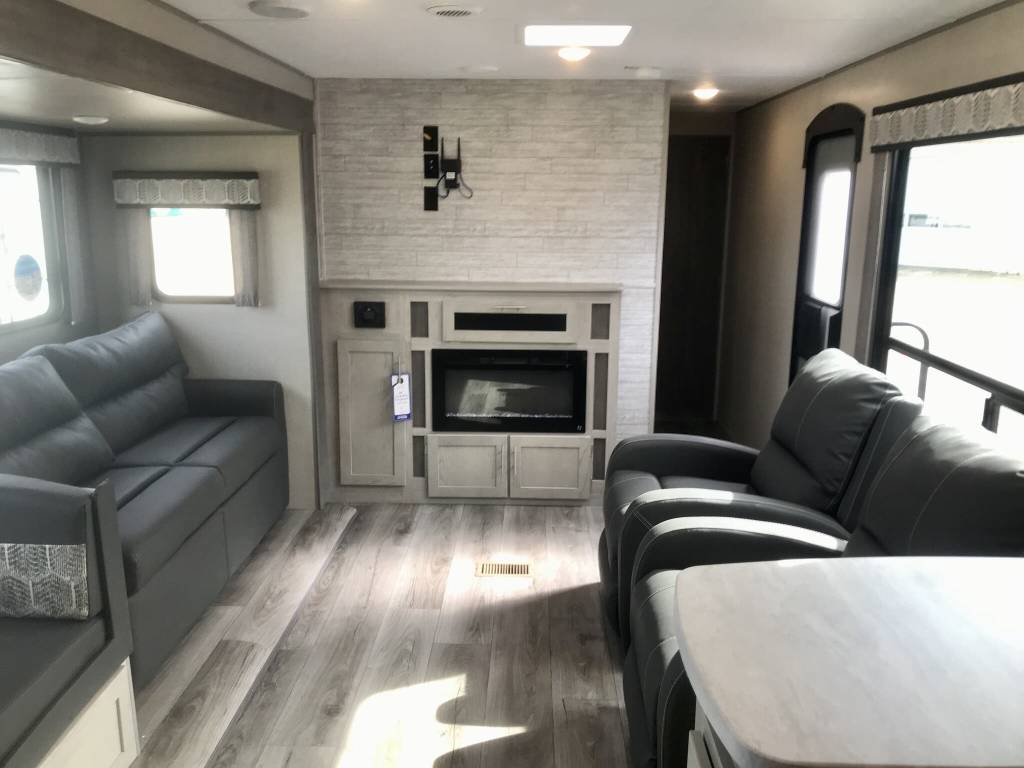 2023 Coachmen Catalina Legacy Edition - Image 66