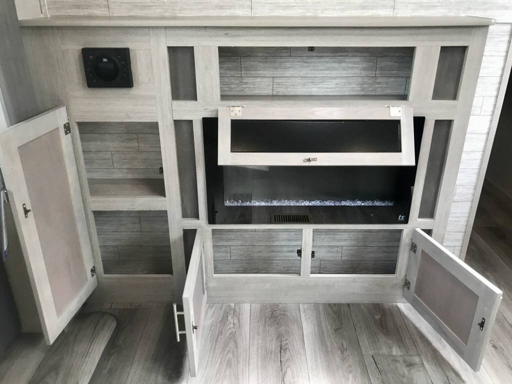 2023 Coachmen Catalina Legacy Edition - Image 38