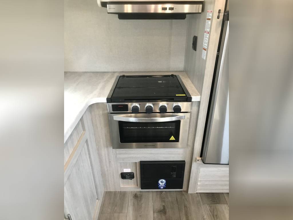 2023 Coachmen Catalina Legacy Edition - Image 26