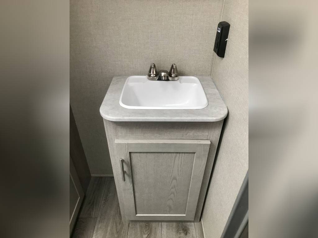 2023 Coachmen Catalina Legacy Edition - Image 54