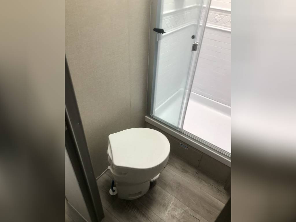 2023 Coachmen Catalina Legacy Edition - Image 52