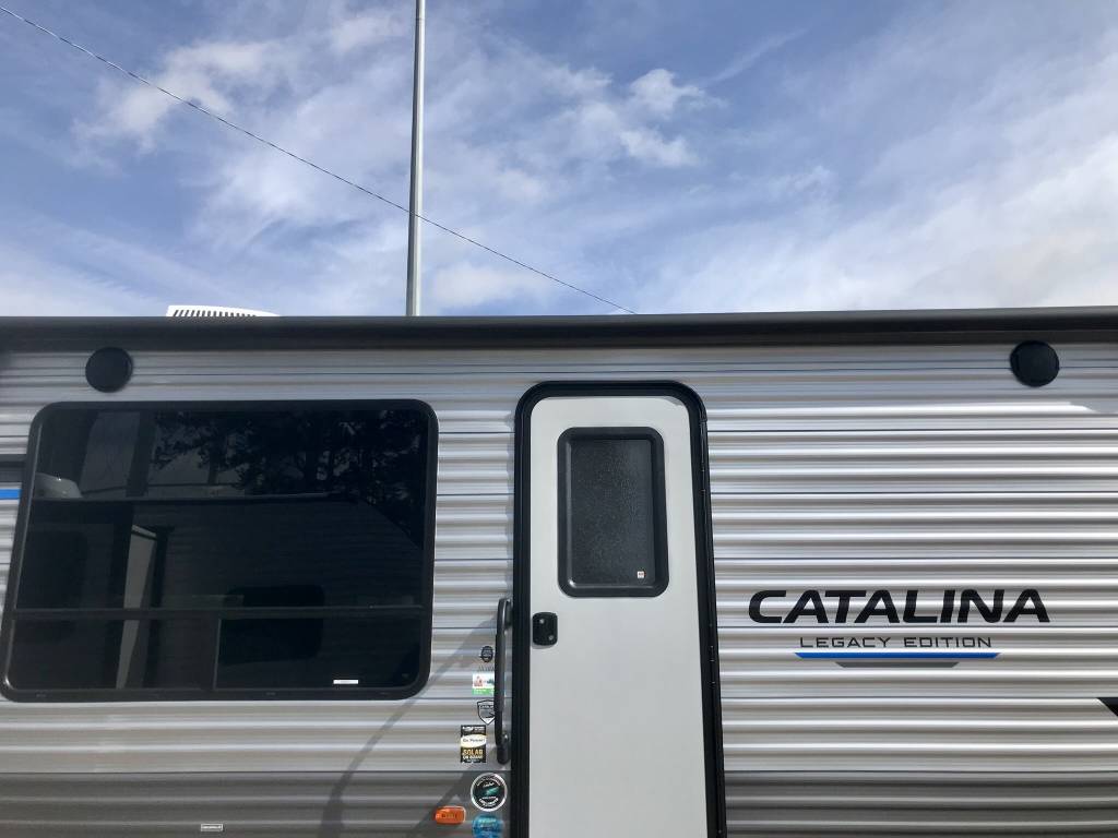 2023 Coachmen Catalina Legacy Edition - Image 12