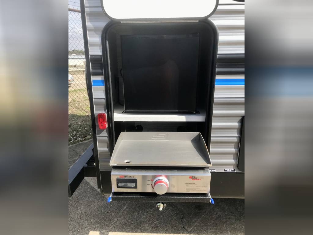 2023 Coachmen Catalina Legacy Edition - Image 9