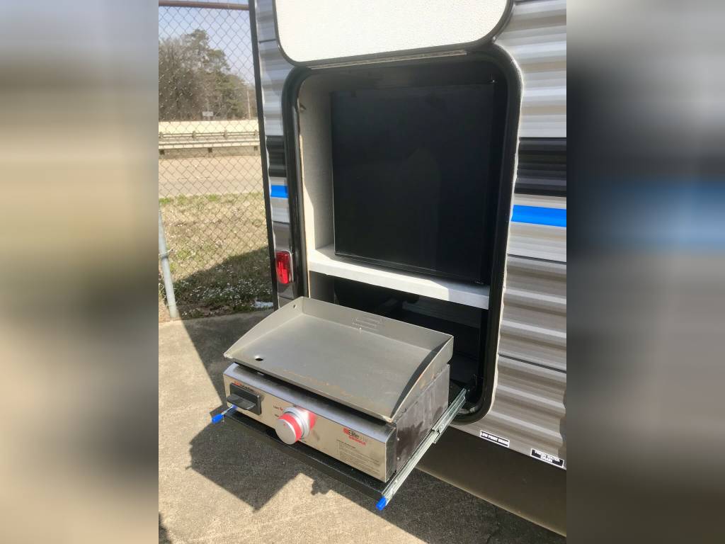 2023 Coachmen Catalina Legacy Edition - Image 8