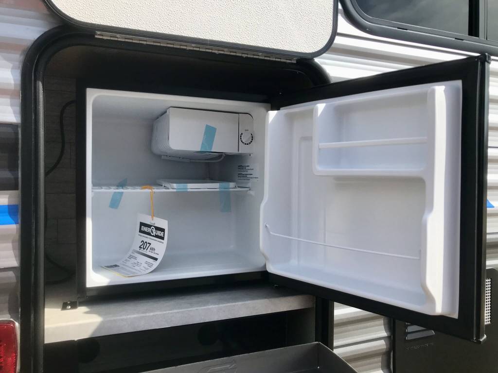 2023 Coachmen Catalina Legacy Edition - Image 7